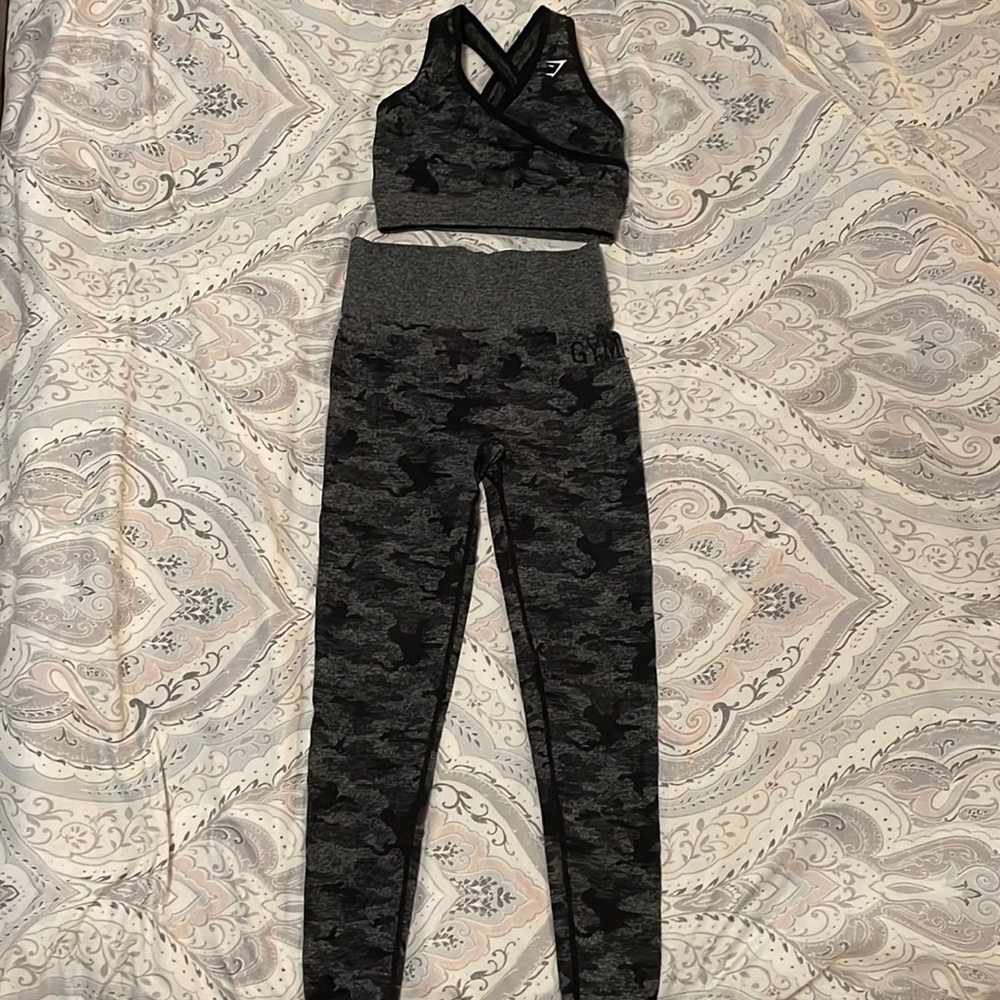 Gym shark camo set - sports bra and leggings- high impact seamless -size small